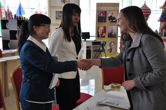 D:\EFCN 项目介绍 2015.09.25\大学WAT项目\2016年3月8日长春JOBFAIR\DSC_0349.jpg